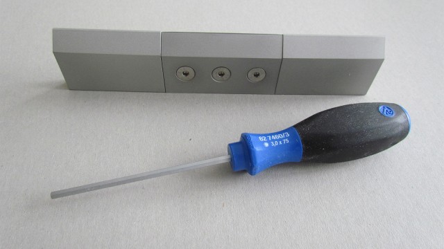 blade holder